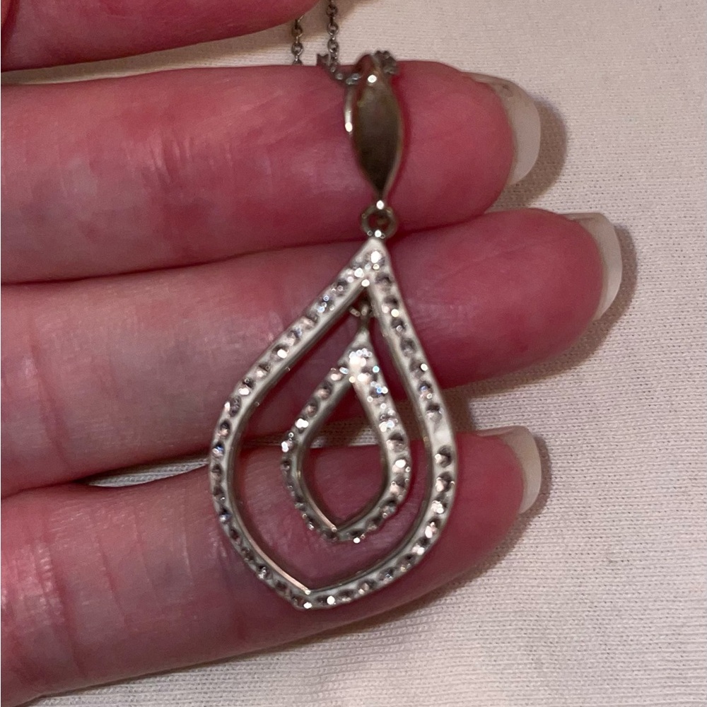 Teardrop Pendant Necklace/Earrings